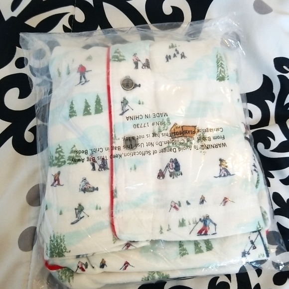 2/$15 HEARTH & Hand With Magnola Toddler Holiday Ski Scene Pajama Set NWT - Picture 3 of 6